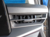 運転席側のエアコン吹き出し口画像です。