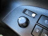 駐車時や狭い道でのすれ違い時に気を使うミラー。電動格納式ドアミラーはそんな時に便利です。