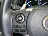 ステアリングスイッチ装備!運転しながら手元でオーディオの操作などができます。