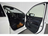 ドアの開閉も広く乗り降りも楽です