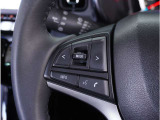 【ステアリングスイッチ】運転中、前方から目線をそらすことなく、オーディオ等の操作が可能な便利機能。安心&快適ドライブにはマストな装備。