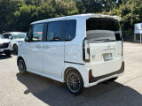 写真では分かり難いキズや凹みがある場合も御座います。現車の確認をオススメしておりますので、是非一度ご来店下さい。スタッフ一同お待ちしております。