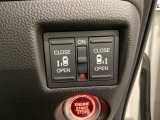 リアドアは乗り降りに便利な両側電動スライドドアです。また運転席に座っていながらスイッチ操作で自在にスライドドアを開け閉めできます。
