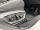 パワーシート搭載。微妙な調整が手軽にでき、ピッタリのポジションで運転することが可能です。