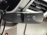【オートライト(AUTO)】外の明るさをシステムが感知して、自動でヘッドライトが点灯します!ヘッドライトをつけ忘れを防ぐ便利機能です。