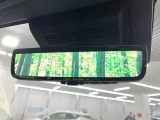 【デジタルインナーミラー】後席の大きな荷物や同乗者で後方が確認しづらい時でも安心!カメラが撮影した車両後方の映像をルームミラー内に表示。クリアな視界で状況の確認が可能です!