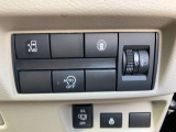 スライドドアの操作は運転席からも可能です!