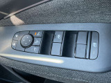 パワーウインドウスイッチです。運転席はオート機能付きです。