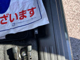 給油口を開けられます