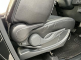 【運転席シートリフター】運転席の座面の高さを調整!視界の良い位置に高さを調整することで、運転の安全性が向上します☆