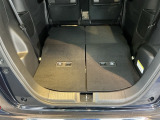軽い力でサッと倒せるシートアレンジ。急に荷物が増えても、その場でサクッとスペースを広げられます。毎日の『困った』を『助かった』に変える工夫が満載です。