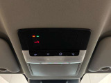 【SOSコール】スイッチを押すことで専門のオペレーターに繋がり、オペレーターを通じて消防や警察に通報を依頼することが出来ます!あおり運転対策にも!