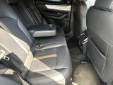 後席のレイアウトも手を抜く事なく装飾が充実したマツダ車です。