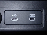 USBつなげられます♪充電などお役にたちますよ!!
