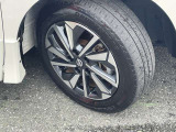 アルミホイールが足元を引き締めます。