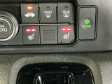 運転席/助手席シートヒーターで寒い日もすぐに温かくなり快適に過ごせます。2段階の温度調整が可能です