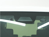 ◆Honda SENSING◆ カメラ等装置で精度の高い検知能力を発揮、安全運転を支援します。ステアリング上のコントローラーに注目!