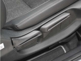 ◆シートハイトアジャスター◆運転席を上下に高さ調節ができます!運転ポジションを体格に合わせてシート調整できます。
