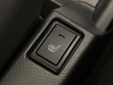 【シートヒーター】寒い日に重宝するシートヒーター!エアコンより早く温まってくれるので寒がりの人も安心ですね♪エアコンの温風は乾燥するから苦手、という方にもをおすすめです。
