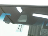 ◆Honda SENSING◆ カメラ等装置で精度の高い検知能力を発揮、安全運転を支援します。ステアリング上のコントローラーに注目!
