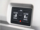 ◆両側電動スライドドア◆狭い駐車場でも乗り降りが楽々♪お子様が隣の車にドアを当ててしまう心配もございません!小さなお子様連れの方もこれで安心。