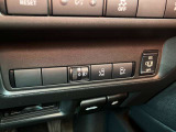 オートスライドドアは、運転席前にあるスイッチの操作でもオート開閉ができ、とても便利です。
