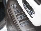 ◆パワーウィンドウスイッチ◆運転席から全席の窓の開閉操作を行うことが出来いつでも換気ができます!