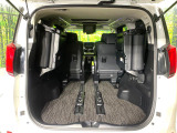 普段のお買い物や通勤、送迎等に十分な荷室スペースを確保しております。セカンドシートを倒すと、大きな荷物の積載も可能です♪