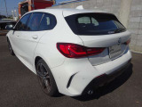 長期にわたる保証を実現。安心の無償保証。2年間のBMWプレミアムセレクション保証と延長保証(別途費用)を合わせて最大4年間の保証。万一の故障に長期間備えることができ、ご安心してお乗り頂けます。