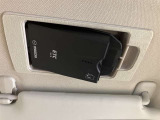 ETC車載器はバイザー裏の天井に装備です。