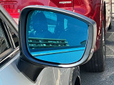 ブラインドスポットモニタリングで後方から来る車両をお知らせしてくれます。