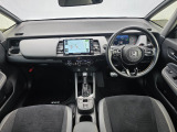 スポーティな雰囲気を感じられるインパネで、運転する楽しさを高めてくれます。