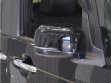 ◆ドアミラーウインカー◆ドアミラーにウインカーを装備しています。対向車に自身の進行方向を合図し安全に運転できます。