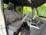 運転席シート廻りは使用感も少なく、良好な状態となっています。丁寧に使われていたことがよくわかりますね。