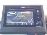 バックモニター付きで、車庫入れやバック時の後方確認をしっかりサポート。モニターに映し出される映像で死角も確認しやすく、狭い場所での駐車や後退時の操作をより安心して行えます。