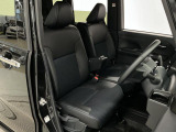 【運転席・助手席】内装ルームクリーニング済みです。しっかり綺麗にしていますので、是非、お確かめください。車に自信があるからこそ、是非一度ご来店頂き内外装も見てもらえると幸いです。