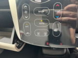 エアコン操作パネルのアップ。AUTOでお任せの温度管理ができます