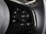 ◆アダプティブクルーズコントロール◆予め設定した車速内でクルマが自動的に加減速。前走車との適切な車間距離を維持しながら追従走行します。【LKAS】車線維持支援システムでステアリング操作を支援。