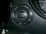 使い勝手の良いプッシュエンジンスターター装備♪鍵をカバンやポケットなどから取り出さずにエンジンを始動出来ます☆鍵を回す必要も探す必要もございません!