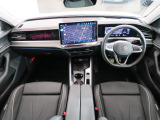 シンプルなデザインと一目でわかるスイッチの配置はPeoples Car=みんなの車という考えの現れです。各スイッチにはバックライトもついており、夜間でも安全に操作して頂けます。