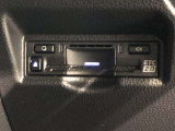 【ETC2.0装着車】カーナビと連携させることで全国の「ITSスポット」と双方向通信し渋滞を回避するルートを案内します。情報配信を受けるたびに最速のルートを再検索。料金所もストレスなく通過できます。