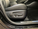 パワーシート搭載。微妙な調整が手軽にでき、ピッタリなポジションで運転することが可能です。