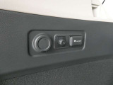 トランク部に100V AC電源(1500W)を装備しています。