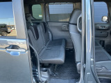 セカンドシートです!!ベンチシートになってますので、お二人の乗車ですとゆったり座って頂けますよ!!