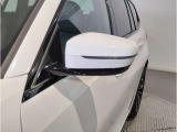 【BMWミラー】視認性の高いスタイリッシュなミラー。自動防眩機能も付いており夜間のドライビングをサポートします。