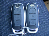 『インテリジェントキ-』機械的な鍵を使用せずに車両のドアの施錠/解錠、エンジン始動が可能なシステムです!