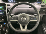 【純正革巻きステアリング】上質な革を使用することで、手にしっかり馴染みとても運転しやすいハンドルです♪