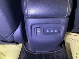 後席にもUSBチャージャー搭載。スマートフォンなどの充電にとっても便利です。