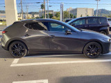 MAZDA3独特のボディラインとリフレクションが美しいです&hellip;