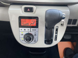 オートエアコン付きです。